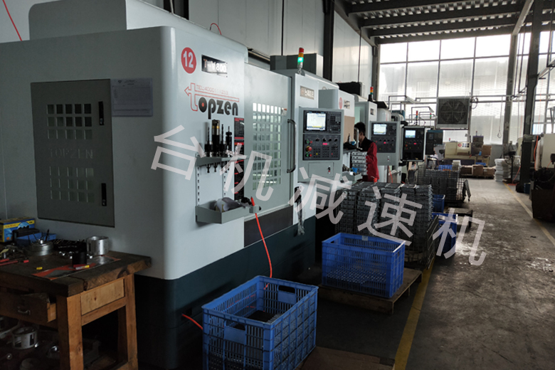 平行軸齒輪減速機(jī)制作廠-定時(shí)反饋進(jìn)度，準(zhǔn)時(shí)交貨